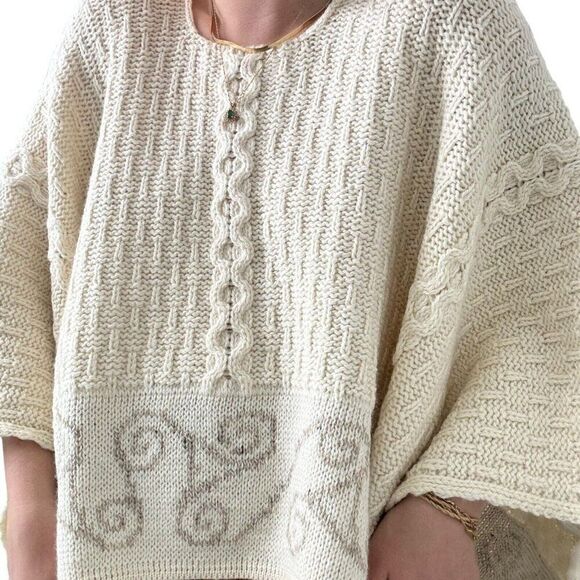 Connemara Knitwear White Merino Wool Celtic Irish Fisherman Cape Poncho - Picture 4 of 9